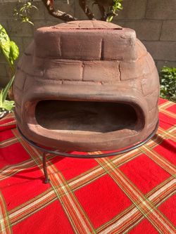 Wood-fired pizza oven