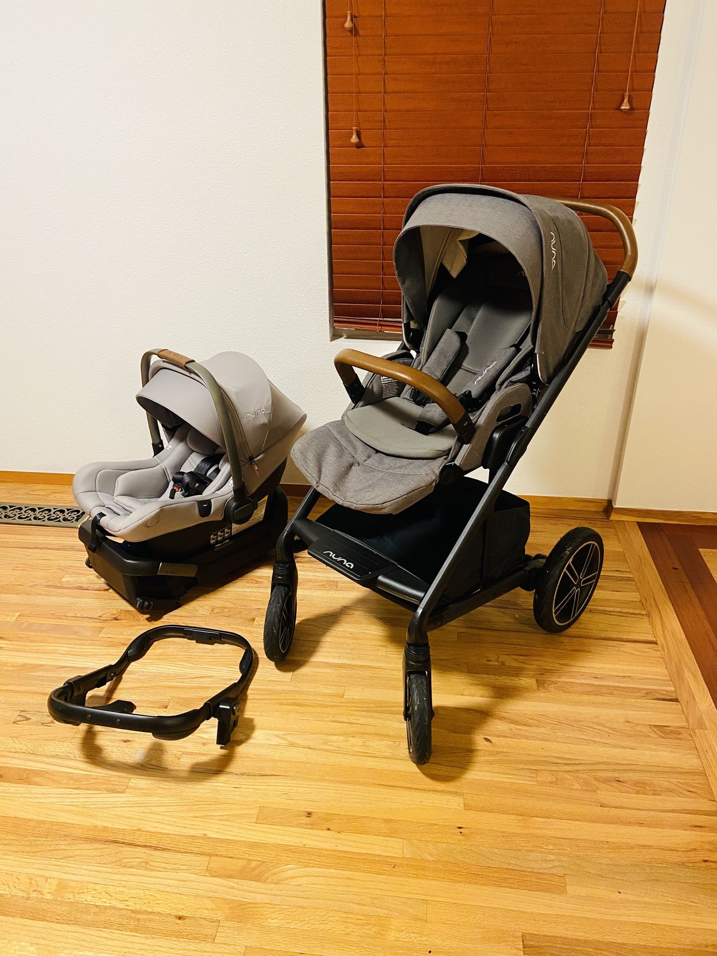 Nuna Mixx Next Stroller With Car Seat