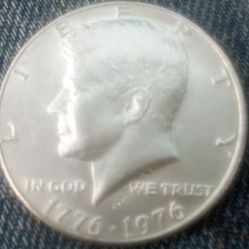 Make Offer****Bicentennial Kennedy Half Dollar 40%Silver No Mint Mark