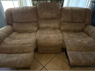 Couch/recliner