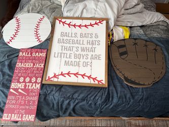 Baseball Themed Wall Decor Set