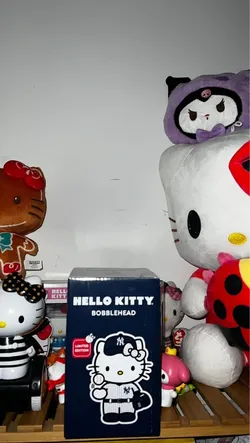Hello kitty Yankees bobble head