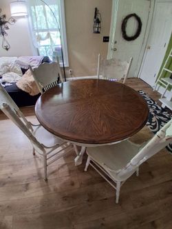 Solid wood table/4 chairs
