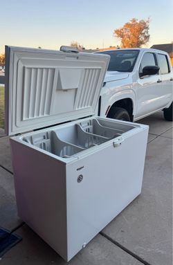 Nice! Whirlpool chest freezer 15cubic ft
