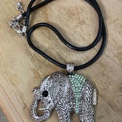 Collar Cordón Stainless Dije Elefante Piedra Joyería Antigua 