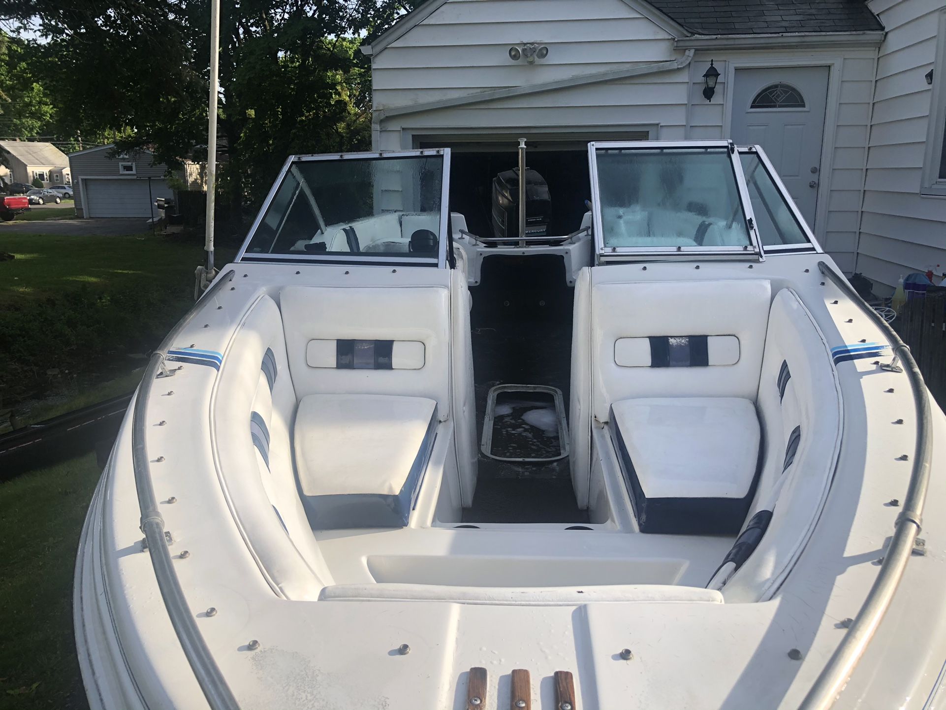 17 Feet Boatsea sprite with motor 80 hp Mercury run excellent, Already bottom pain , Ready to go to the water .and trailer galvanized