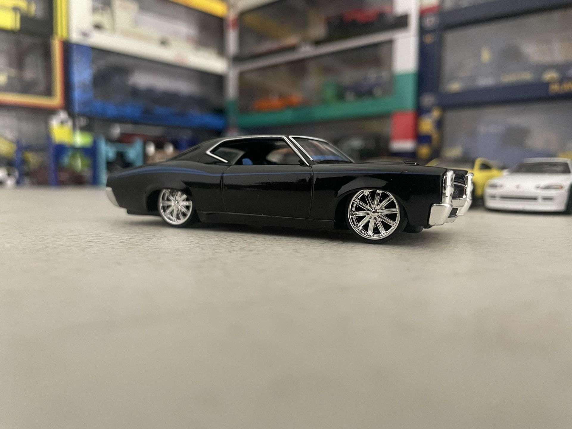 Malibu International X TIS 1/64