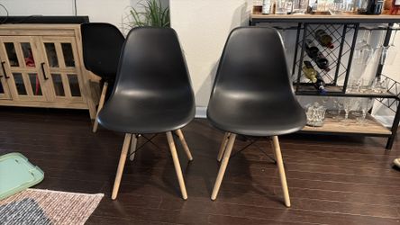 Desk/table Chairs