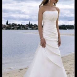 New Very Clean wedding dress, size 12 With bag