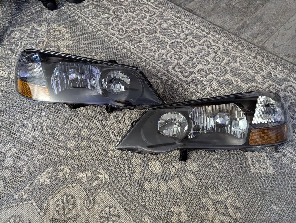 Acura TL headlight assembly