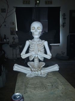Winged Meditating Skeleton Statue Decoration