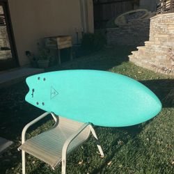 5’6 Catch Surf Soft Top Surfboard (Fish)