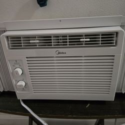 Midea (White)