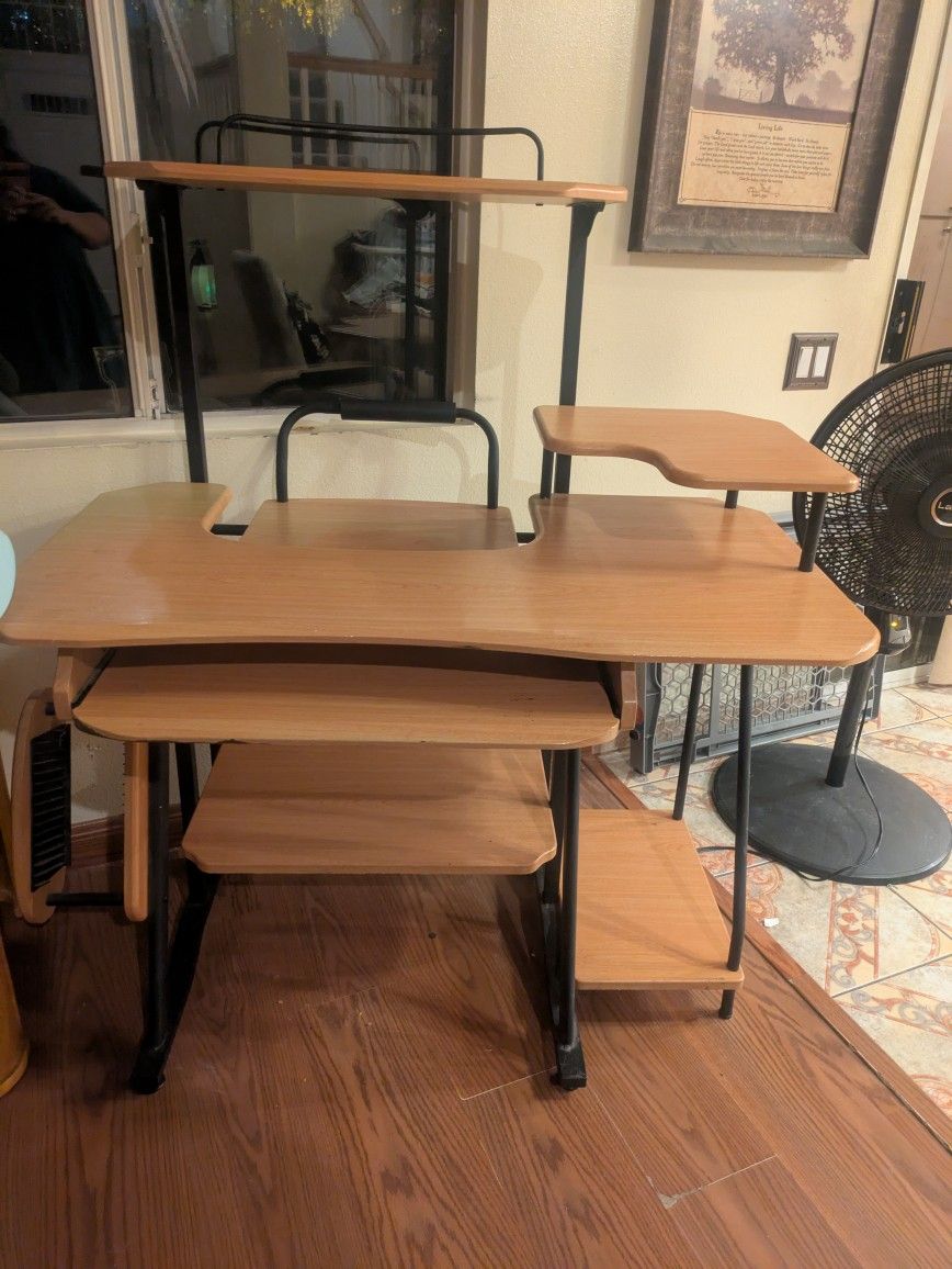 Free PC Desk