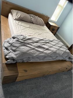 Bed, Dresser and 2 nightstand