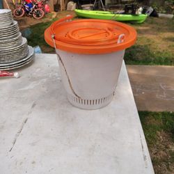 Fishing Bucket