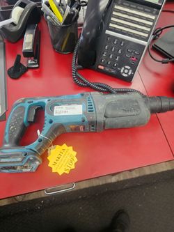 10035 Makita XRH04 18V Rotary Hammer Drill 90564