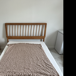 Queen Bed Frame: Nadwa Solid Wood Platform Bed