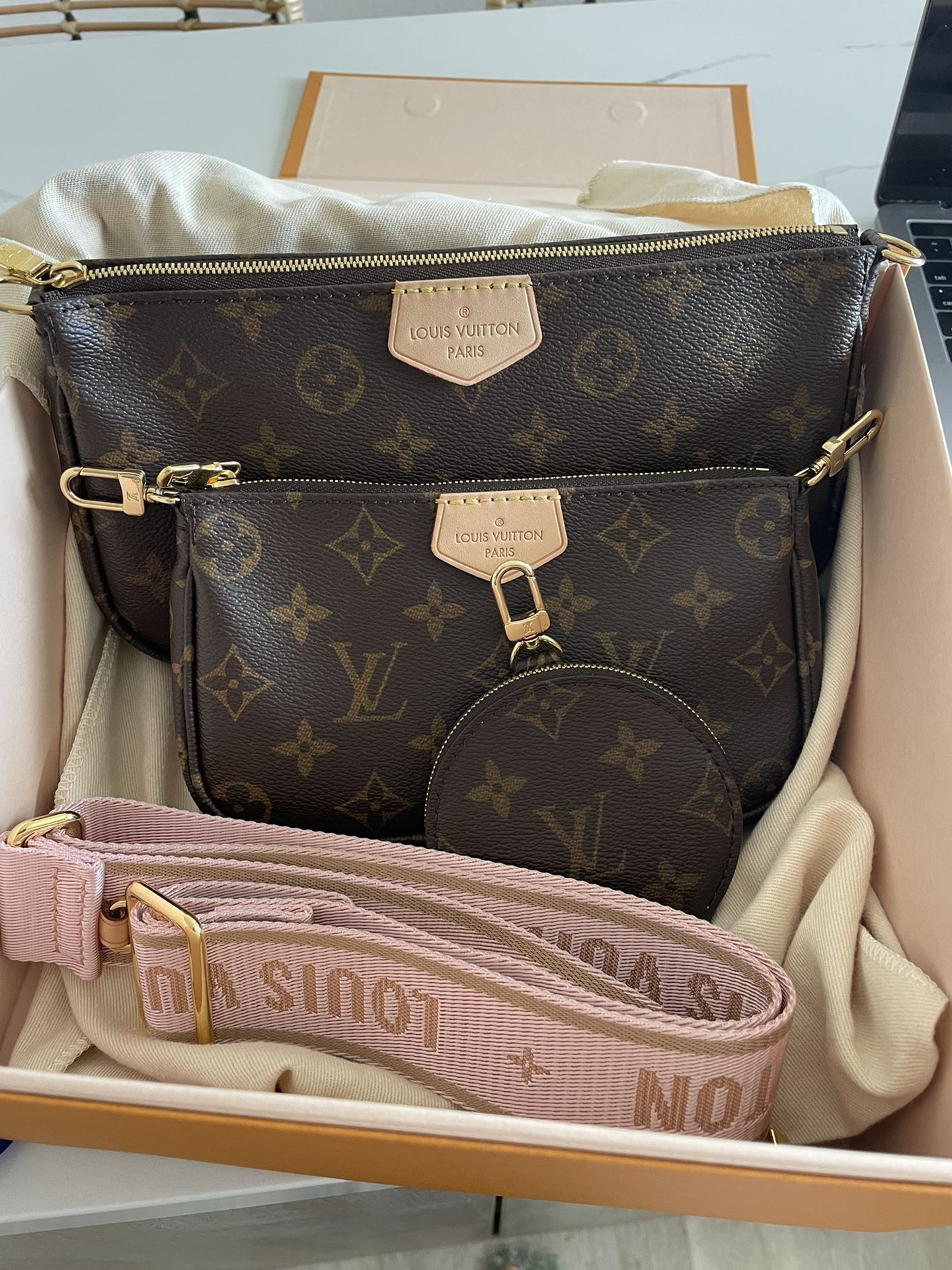 Louis Vuitton Multi Pochette Accessoires for Sale in Lake Forest, CA -  OfferUp