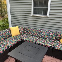 Outdoor Sectional W/table
