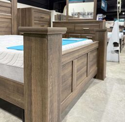 Juararo Poster Bedroom Furniture Set 🌟 Queen size bed, King Size bed frame dresser mirror nightstand chest Only $39 Down Payment 👉 PLEASE ASK FOR JO