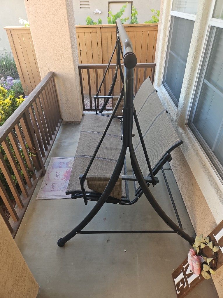Outdoor swing set