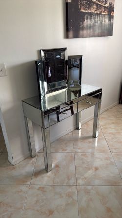 Mirror Dresser Table - 2 Drawers