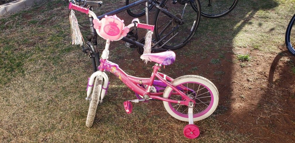 Girls Princess Bike -- Almost Like NEW! ... With Helmet, Bell & Protective Pads!