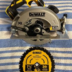 New Dewalt 7-1/4 Circular Saw Power Detect Model $165 