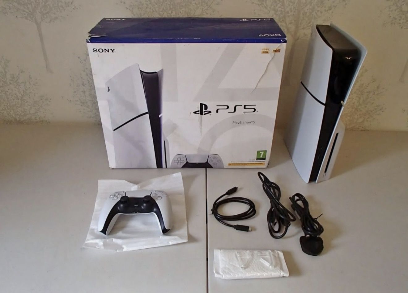 Sony PlayStation 5 ...1TB Disc Edition Console -1 controller + 2 games