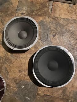 PEAVEY 300w loudspeakers