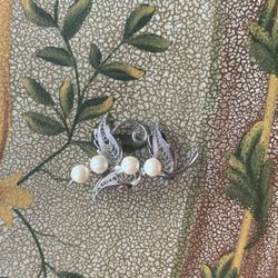 mikimoto pearl brooch