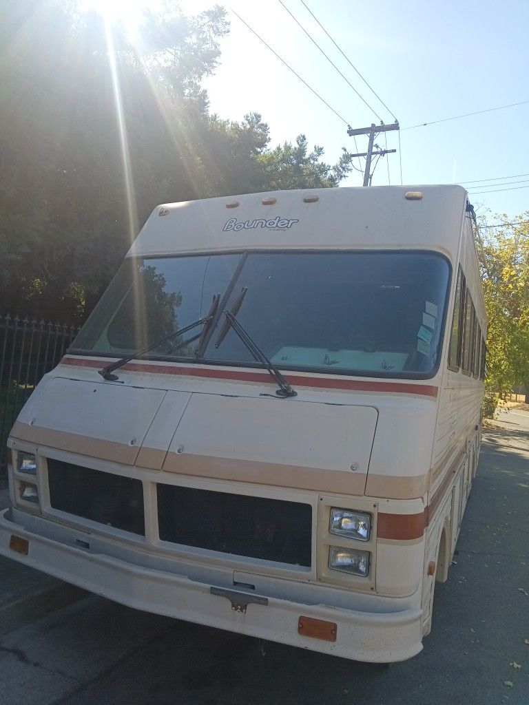 1987 Fleetwood Bounder