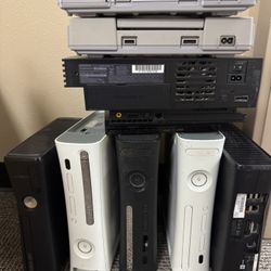 Lot Of Miscellaneous Video Games Stuff For Parts Or Repair 
