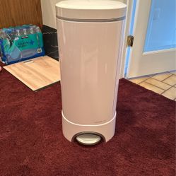 Munchkin Diaper Pail, With The Uv Light, Sanitation, Never Used.