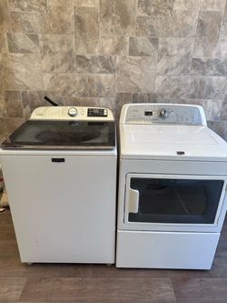 Maytag set gas Laundry