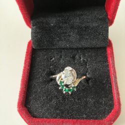 Lovely CZ/Emerald Ring Sz 7