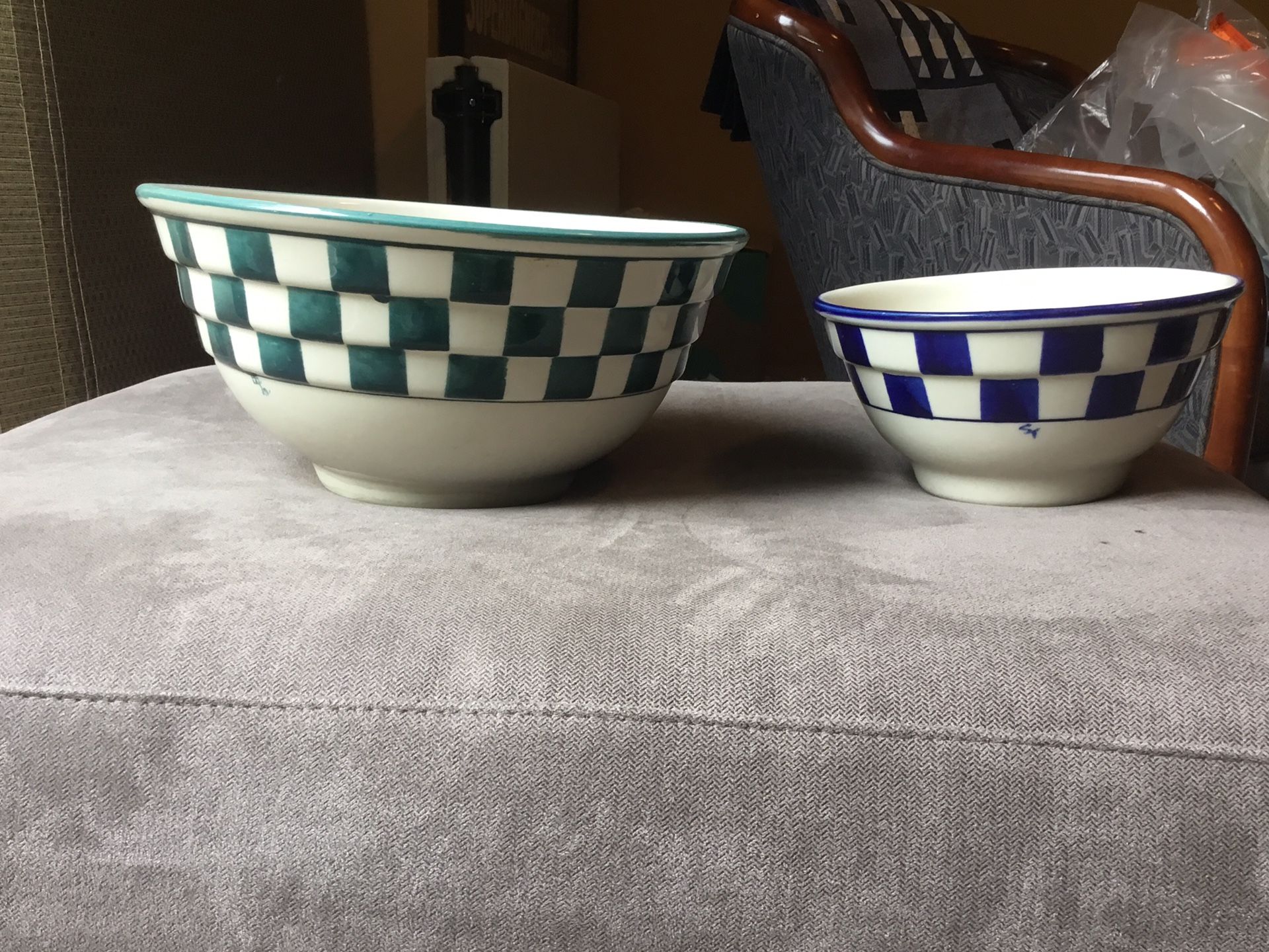 Clay Pottery Bowls, Rantoul, Ill Company