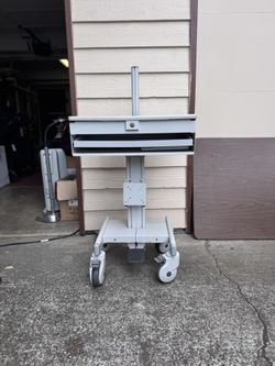 Mobile Adjustable Desk