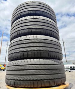 235/45/18 Michelin 📍📍 Vendo un set de llantas con 80% de vida las 4 📍🌟