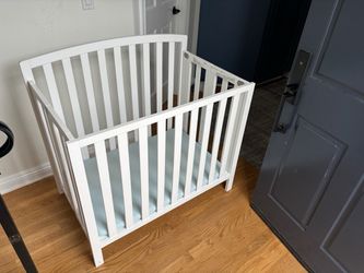 FREE white Mini Crib