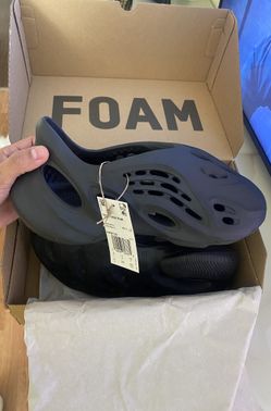 Brand New Adidas Yeezy Foam RNR Onyx