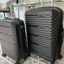 24” Check In With 20” Carry On Set