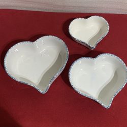 Vintage Heart Shaped Nesting Bowls with Spongeware Trim~ LOAN AN, Made in Taiwan