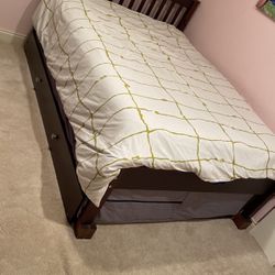 Full Size Bed Frame+ Trundle, Solid Wood 