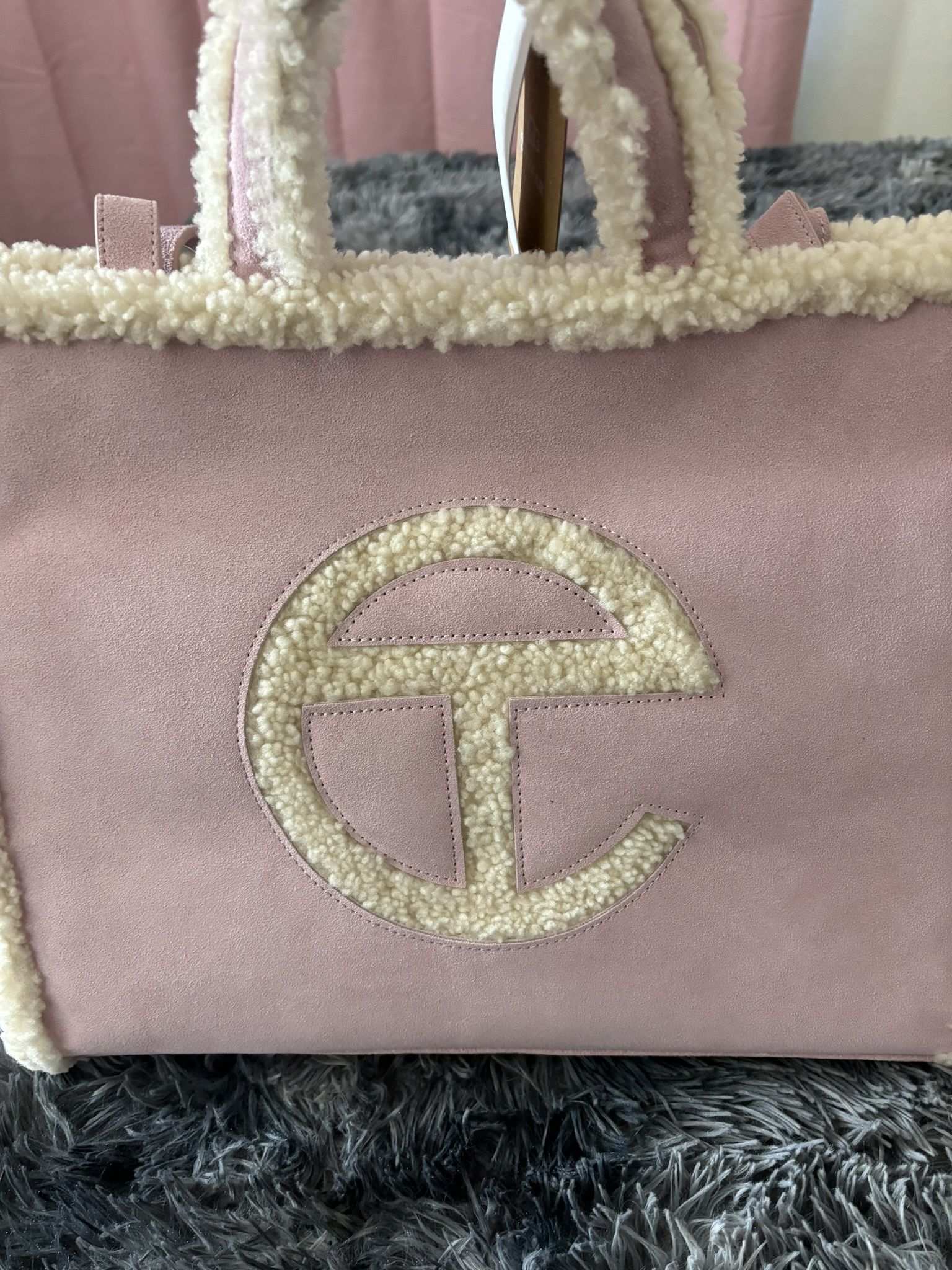 TELFAR X UGG PINK - Medium Shopper 