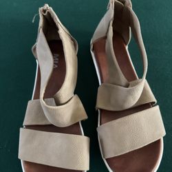 MIA Tan Gladiator Style Zip Sandals Women’s Size 10