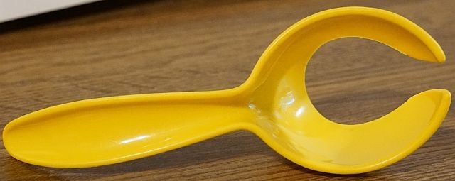 Tupperware Egg Lifter