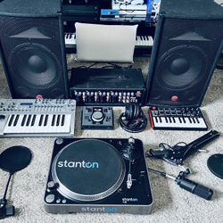 Dj / Studio / Mixing / Equipment 