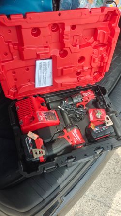 Milwaukee M18 FUEL 2-Tool Combo Kit, 1/2in. Hammer Drill/Driver, 1/4in. Hex Impact Driver, 2 Batteries, Charger.